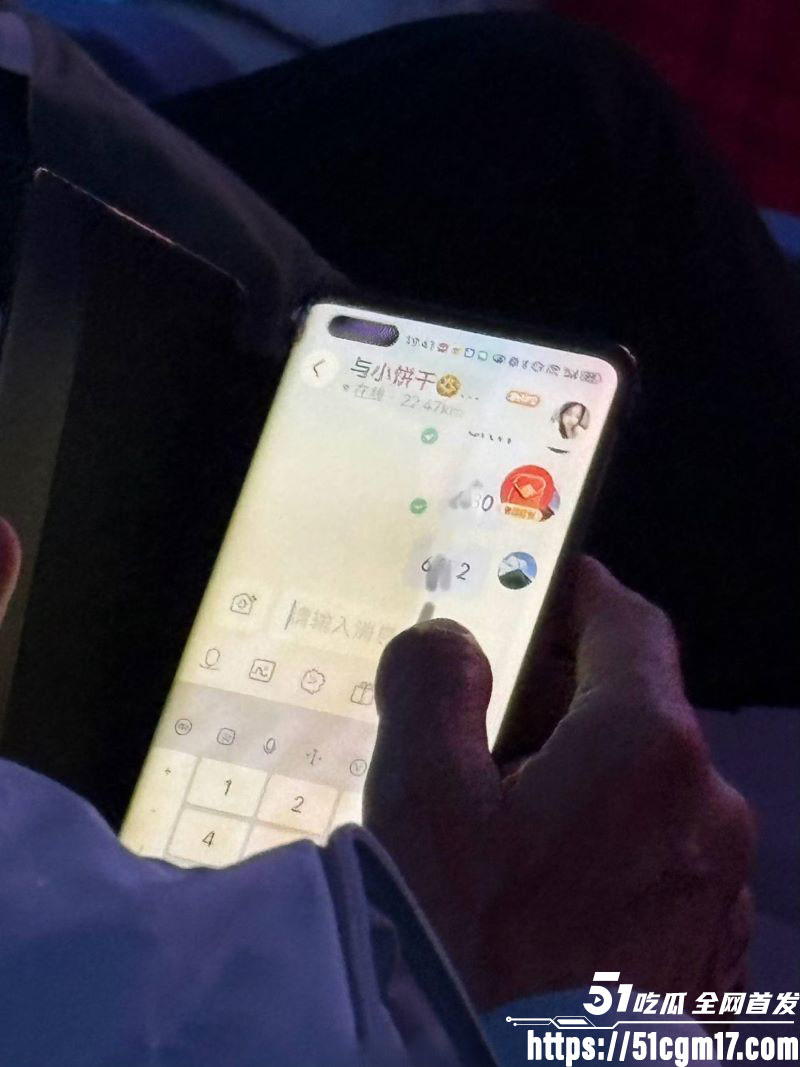 吉利发布会现场老年观众表演约炮 12