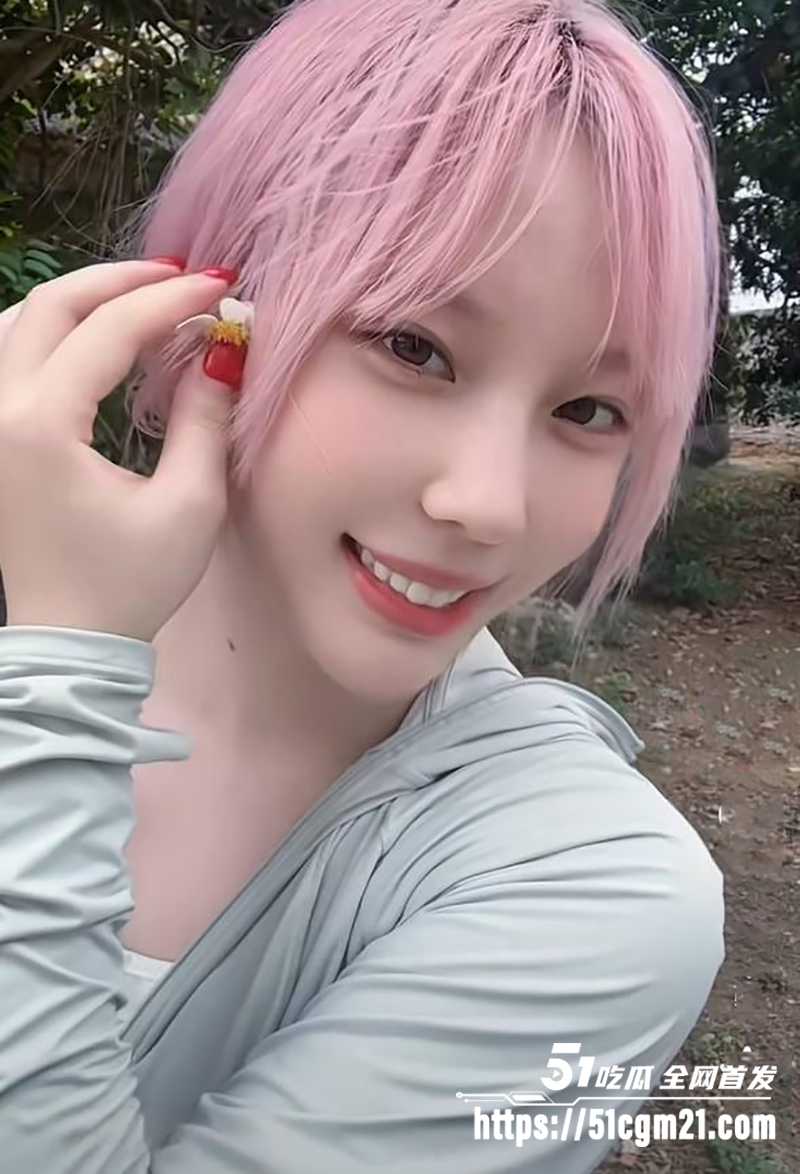 抖音网红魔法帅哥山田私密视频曝光 5 拷贝