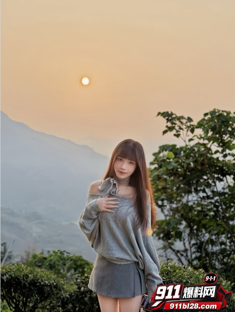 高颜巨乳睫毛美甲师喆玲 22