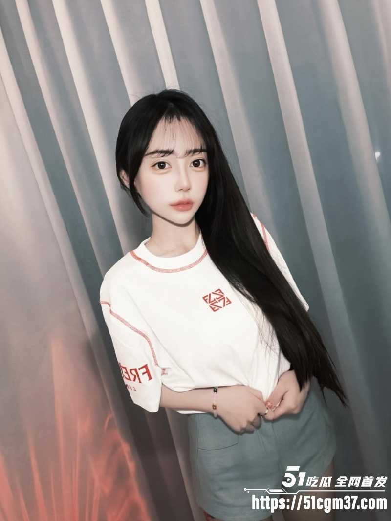 高颜巨乳嫩妹jie.e2 5 高颜巨乳嫩妹jie.e2 5