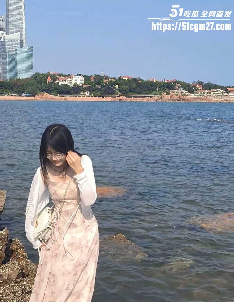 济南大学 研究生情侣做爱自拍 3