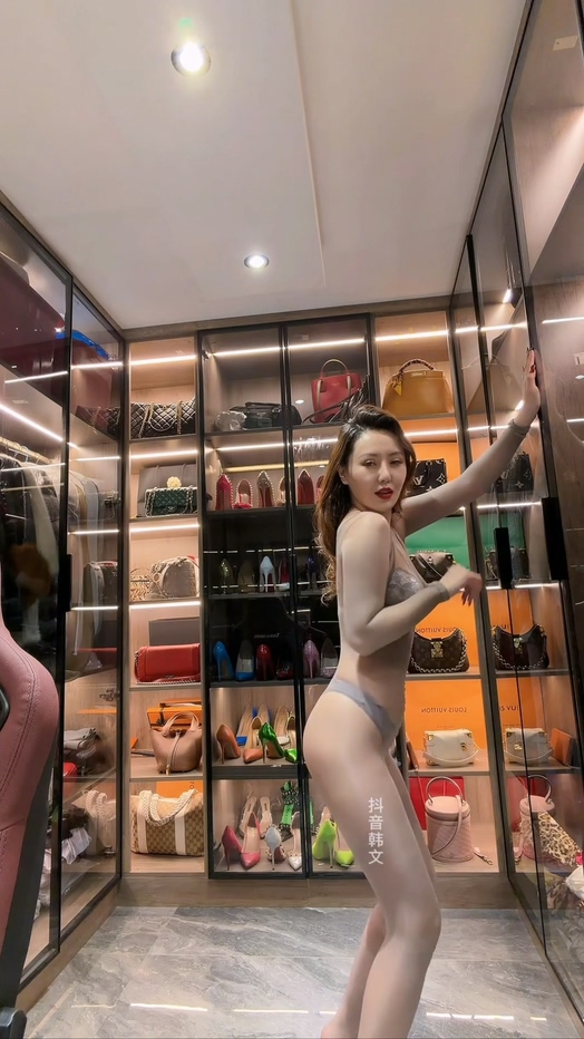 7万粉丝抖音网红少妇韩文私密小视频外流曝光