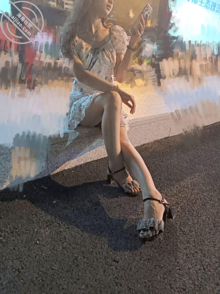 [长篇连载:我的龙凤胎妹妹]每天穿个睡衣在我面前晃实在扛不住了-来自海角社区的真实故事经历
