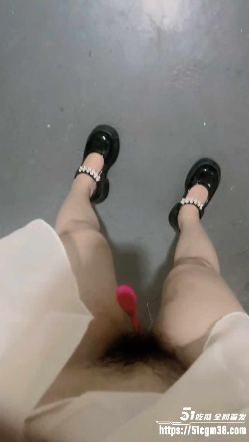户外女主播 真空上阵逛商场 3 户外女主播 真空上阵逛商场 3