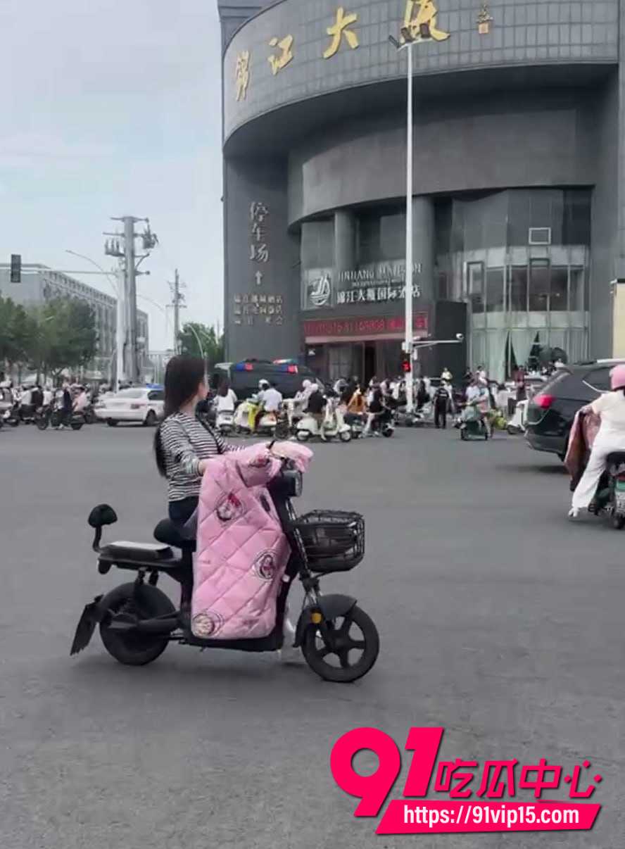 徐州丰县精神小伙锦江大厦门8 徐州丰县精神小伙锦江大厦门8