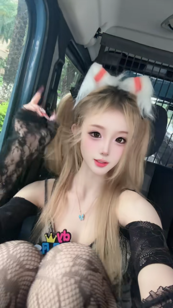 漫展摸脚门后续抖音19万粉丝事件女主Yi凡凡自称报警