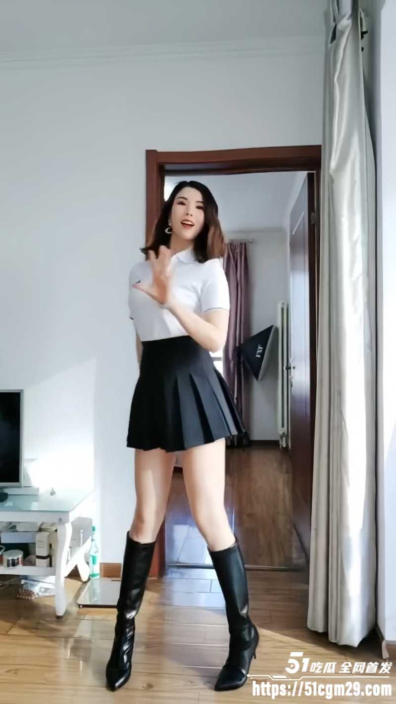 熟女淫妇漏奶掰逼2 熟女淫妇漏奶掰逼2