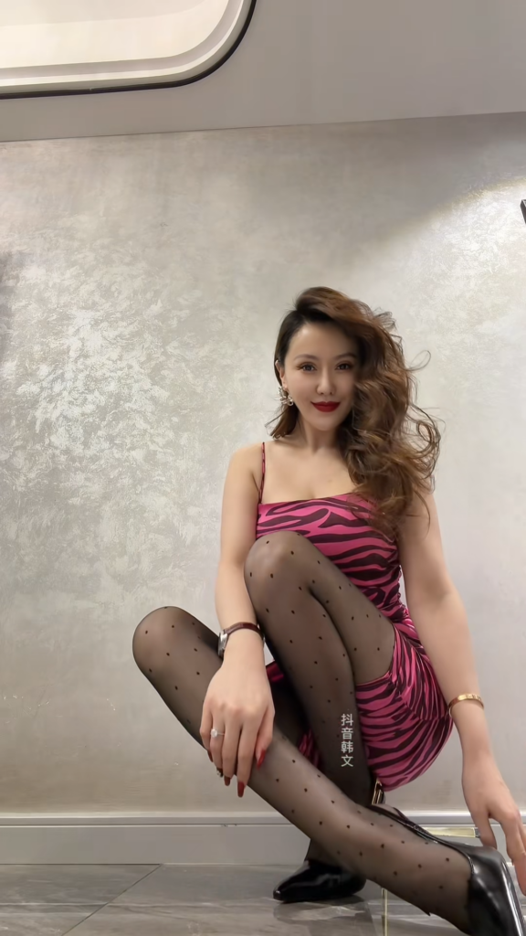 7万粉丝抖音网红少妇韩文私密小视频外流曝光