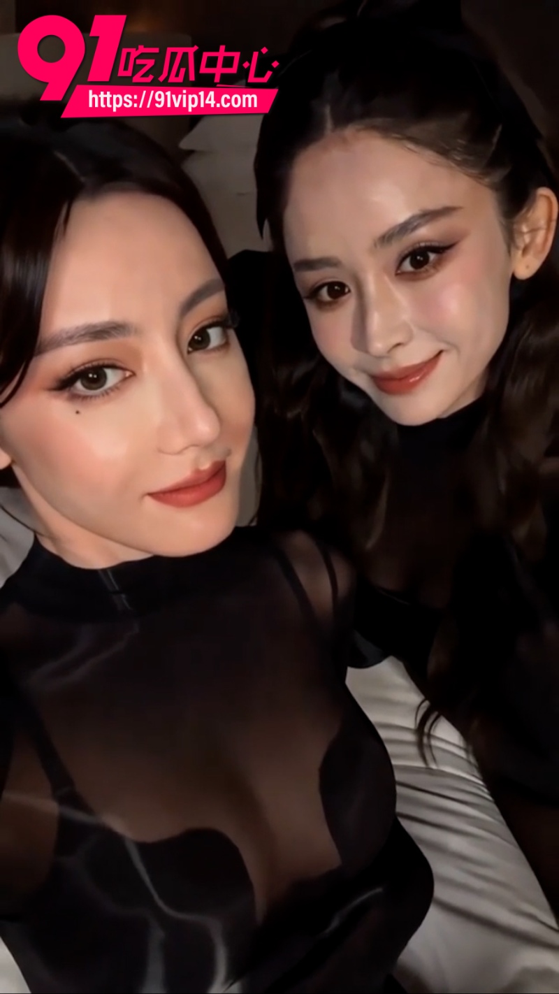 AI爆改女明星迪丽热巴和古力娜扎上演双姝同框淫荡画面6 AI爆改女明星迪丽热巴和古力娜扎上演双姝同框淫荡画面6
