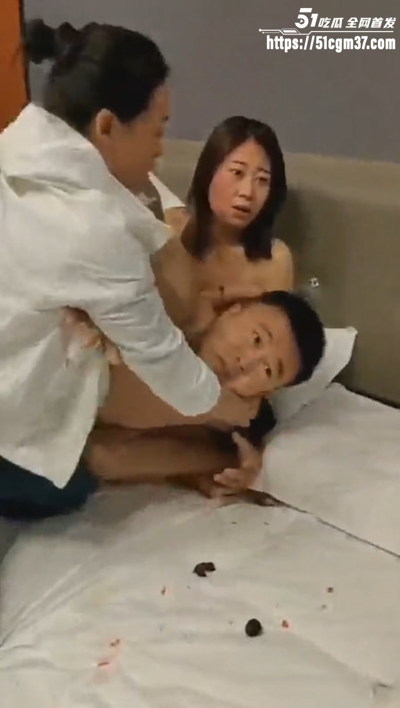 黑龙江大庆出轨抓奸现场 2 黑龙江大庆出轨抓奸现场 2