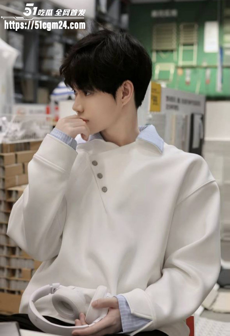 抖音网红雪顶塌房玩裸聊08