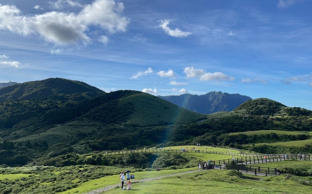 阳明山擎天岗草原24小视频意外拍摄情侣野战作战8分钟完整版
