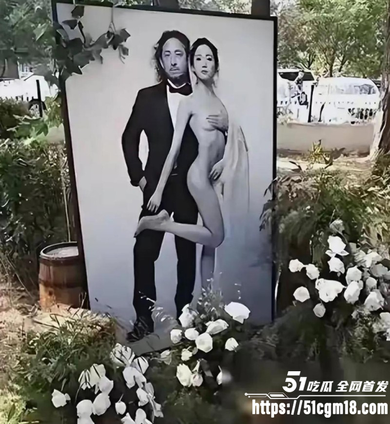 万千惠拿裸照当婚礼迎宾照02