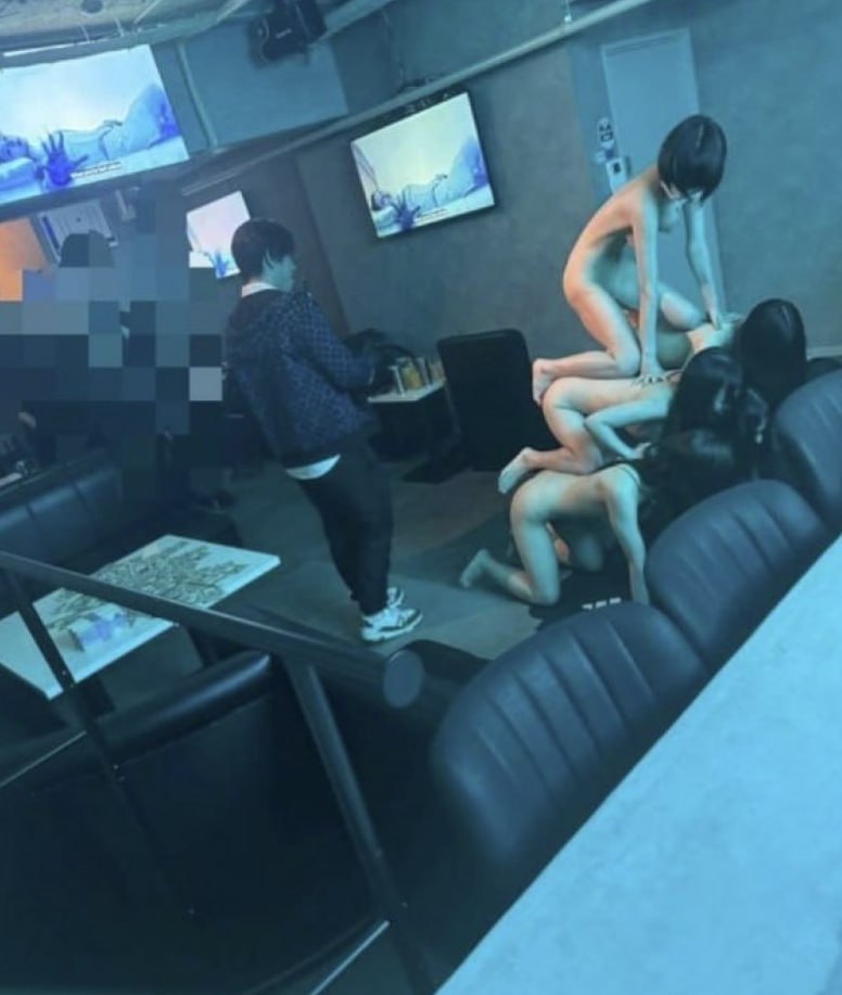 日本富豪坂井秀人6女果体香槟塔丑闻曝光