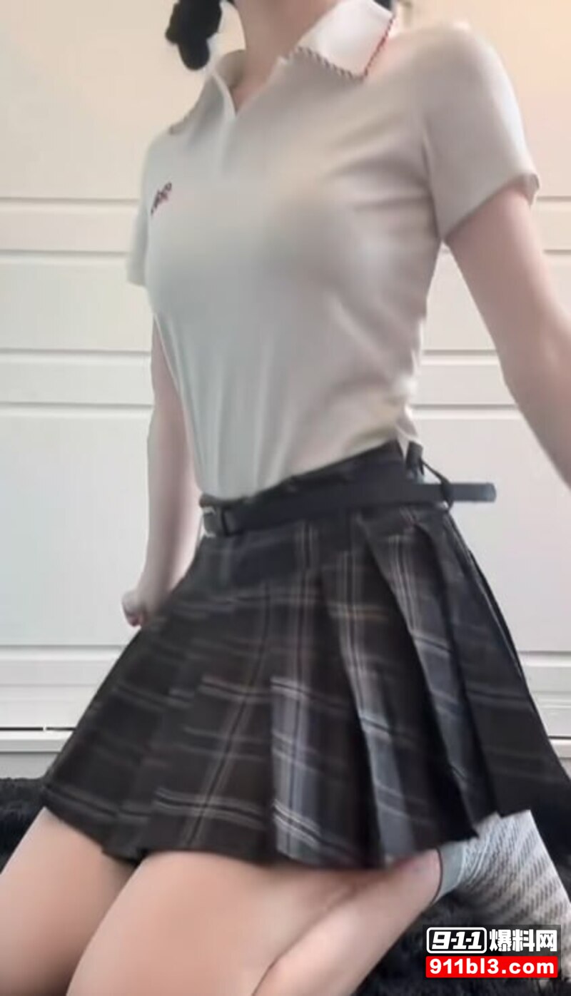 戴燕玟黑丝调教 4