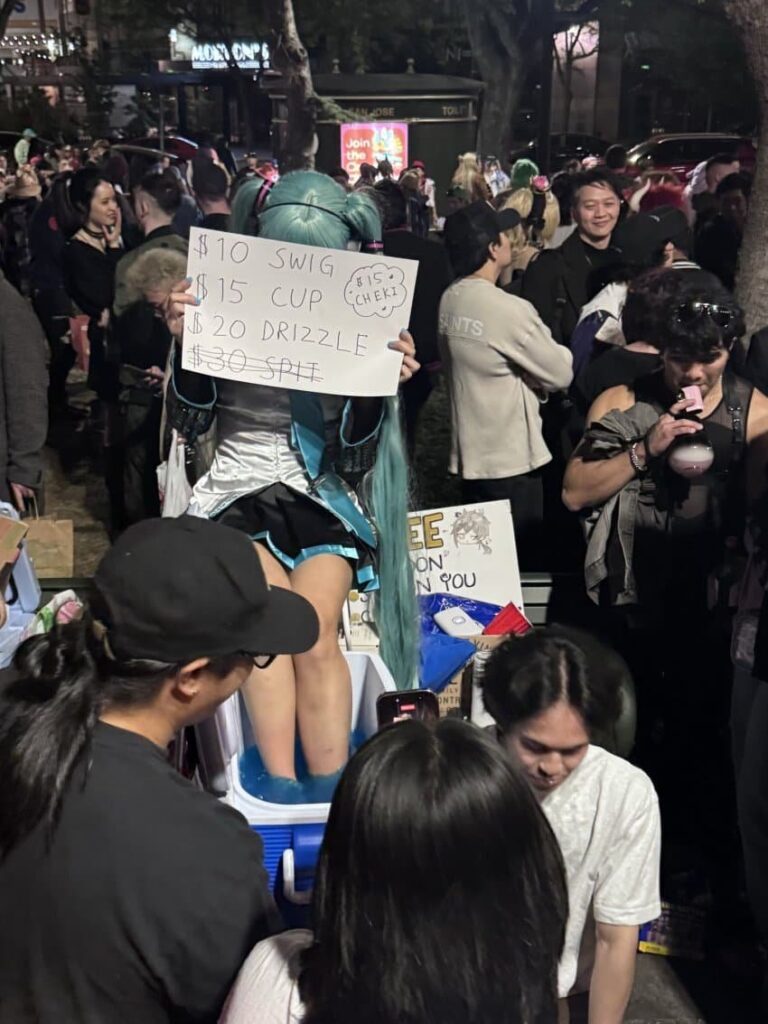 美国加州圣何塞漫展二次元coser现场兜售洗脚水
