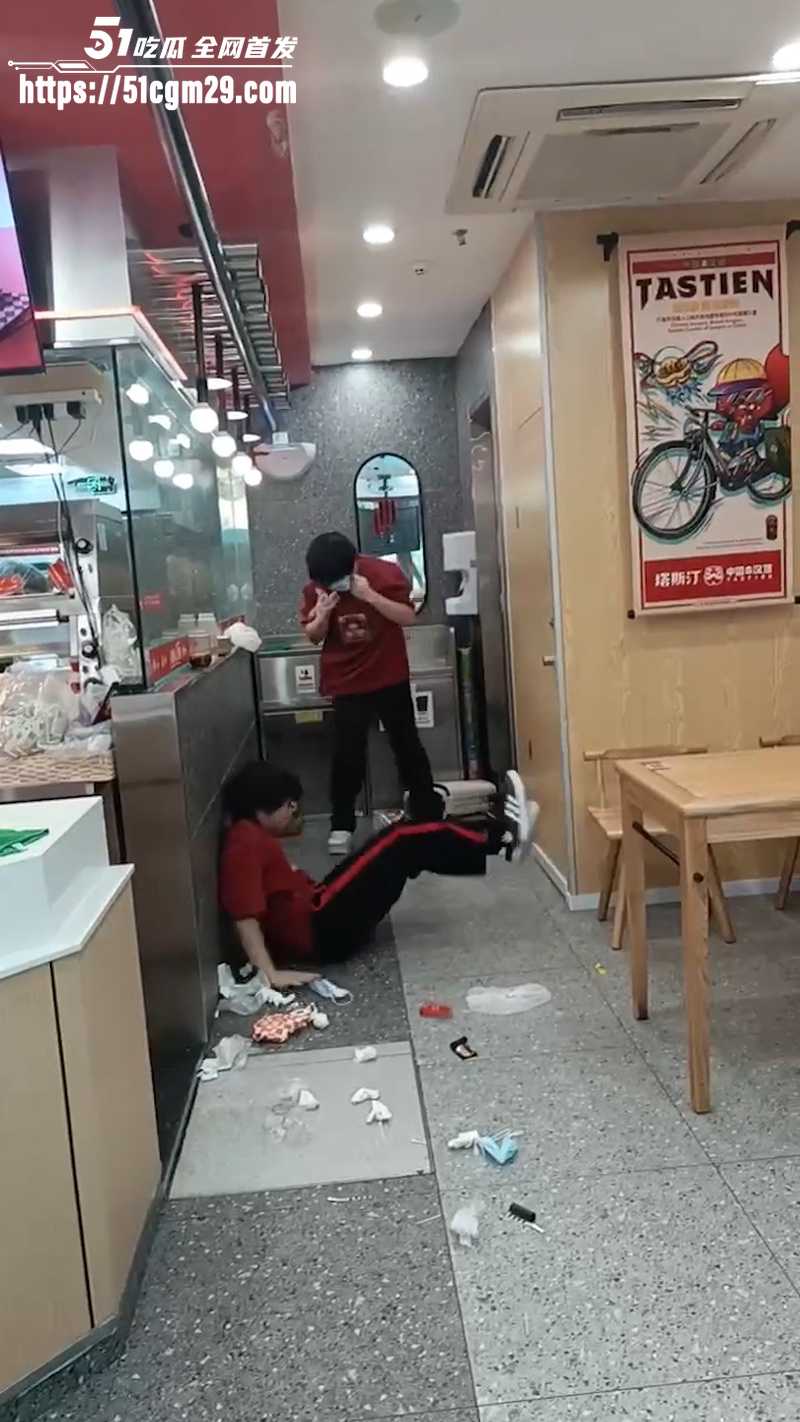 塔斯汀店内员工大乱斗 3 塔斯汀店内员工大乱斗 3