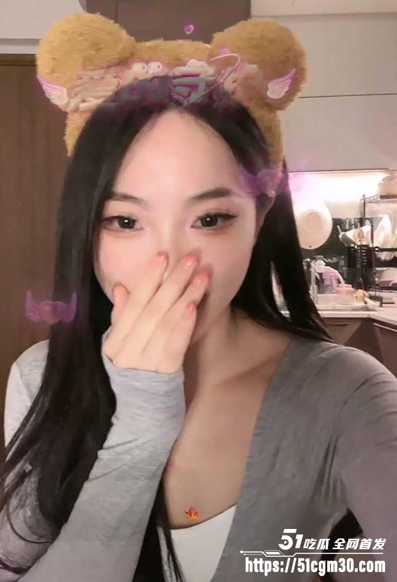 抖音370W粉网红mimi蛋儿被网黄老鸨DuDu调教视频曝光10拷贝 抖音370W粉网红mimi蛋儿被网黄老鸨DuDu调教视频曝光10拷贝