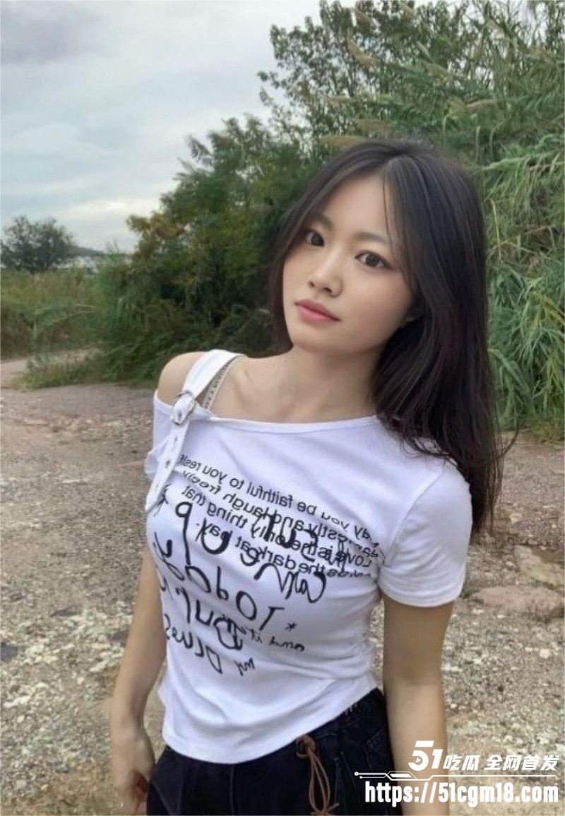 湖南顶级反差小妹 刘晴  裸贷视频泄露  2