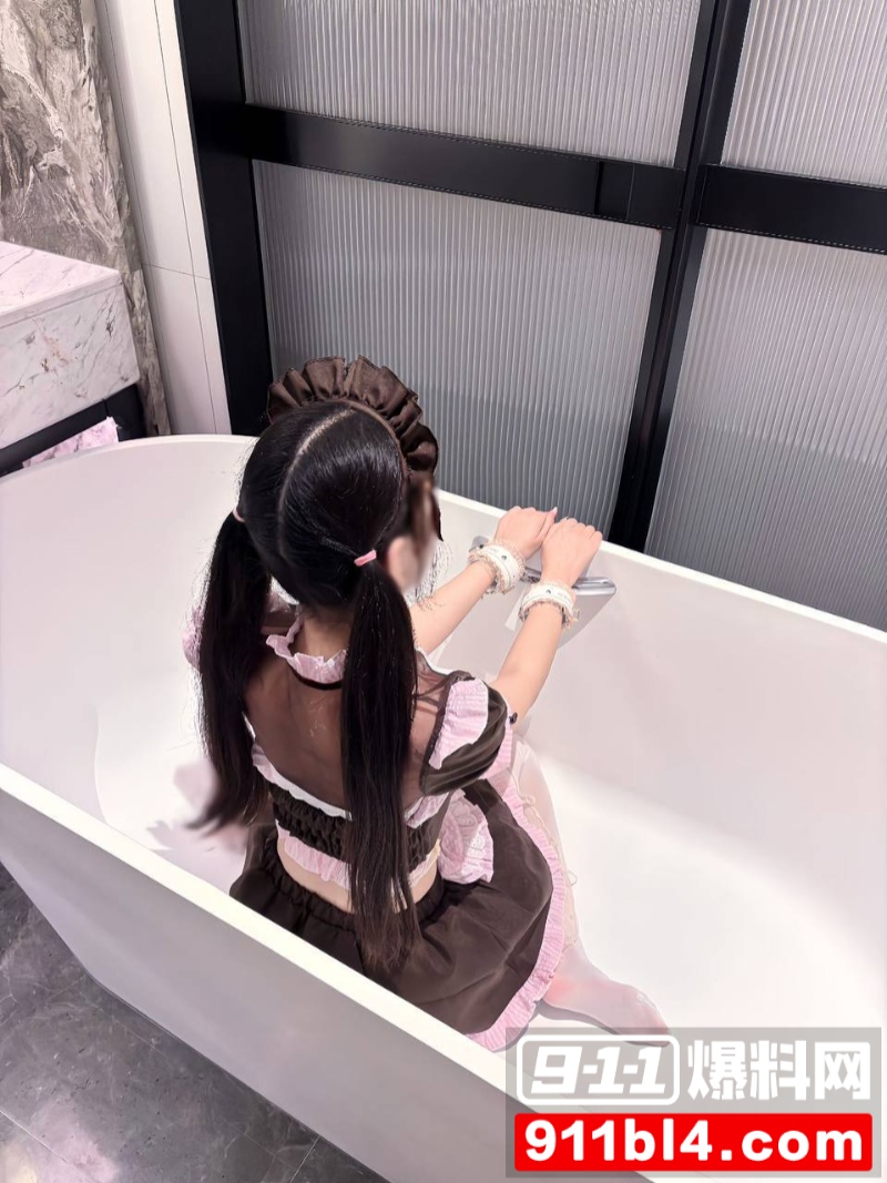 18岁天生精盆萝莉5 18岁天生精盆萝莉5