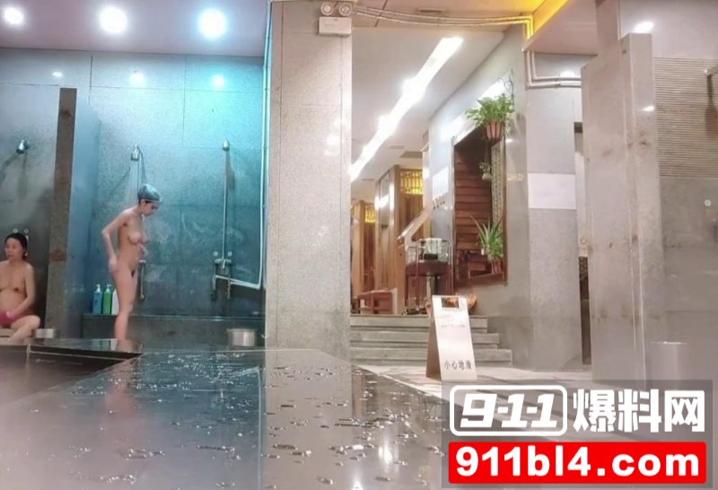 顶级反差女神 偷拍洗浴4 顶级反差女神 偷拍洗浴4