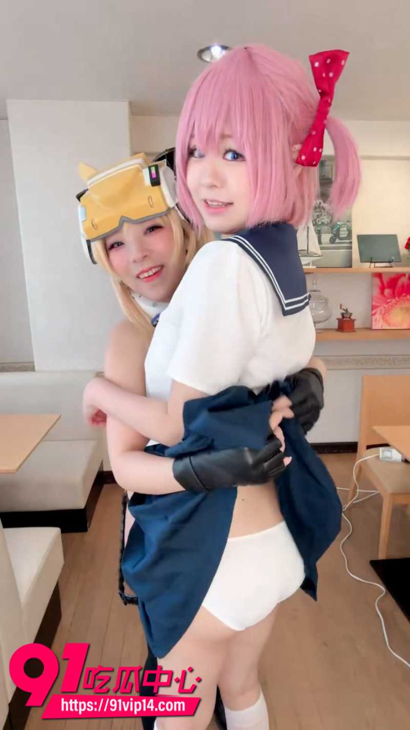 日本知名福利姬comonun最新自慰福利2