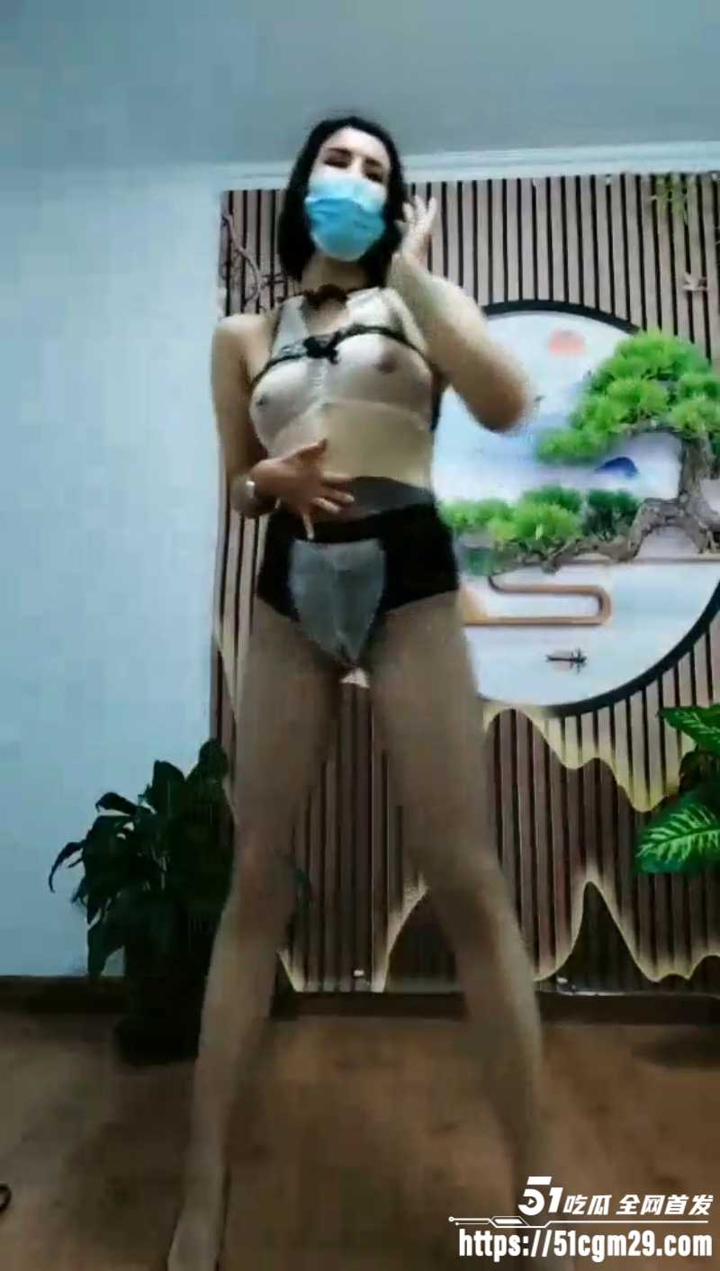熟女淫妇漏奶掰逼3 熟女淫妇漏奶掰逼3
