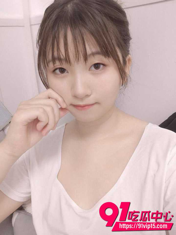 白嫩大学生私下和老板车震4