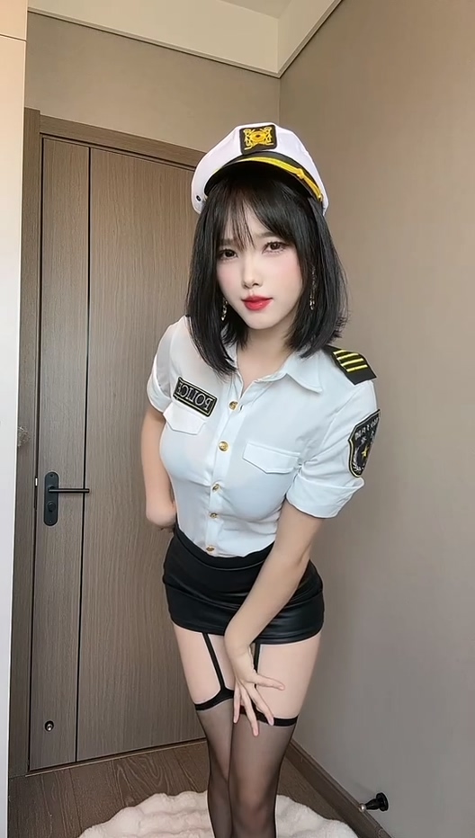 33万粉丝抖音大杯御姐琳铛黑丝空姐4分19秒视频完整版流出
