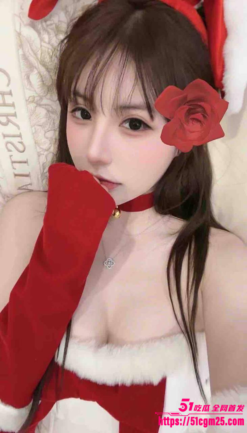 推特白虎福利姬 双穴齐插自慰 2