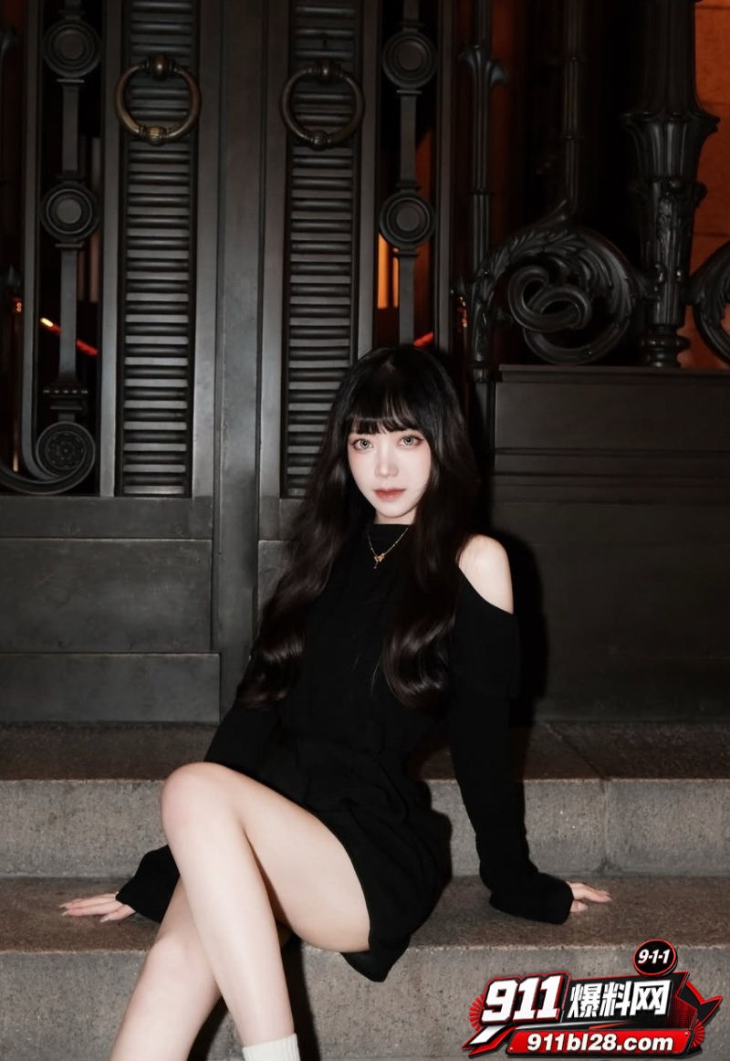 高颜巨乳睫毛美甲师喆玲 15