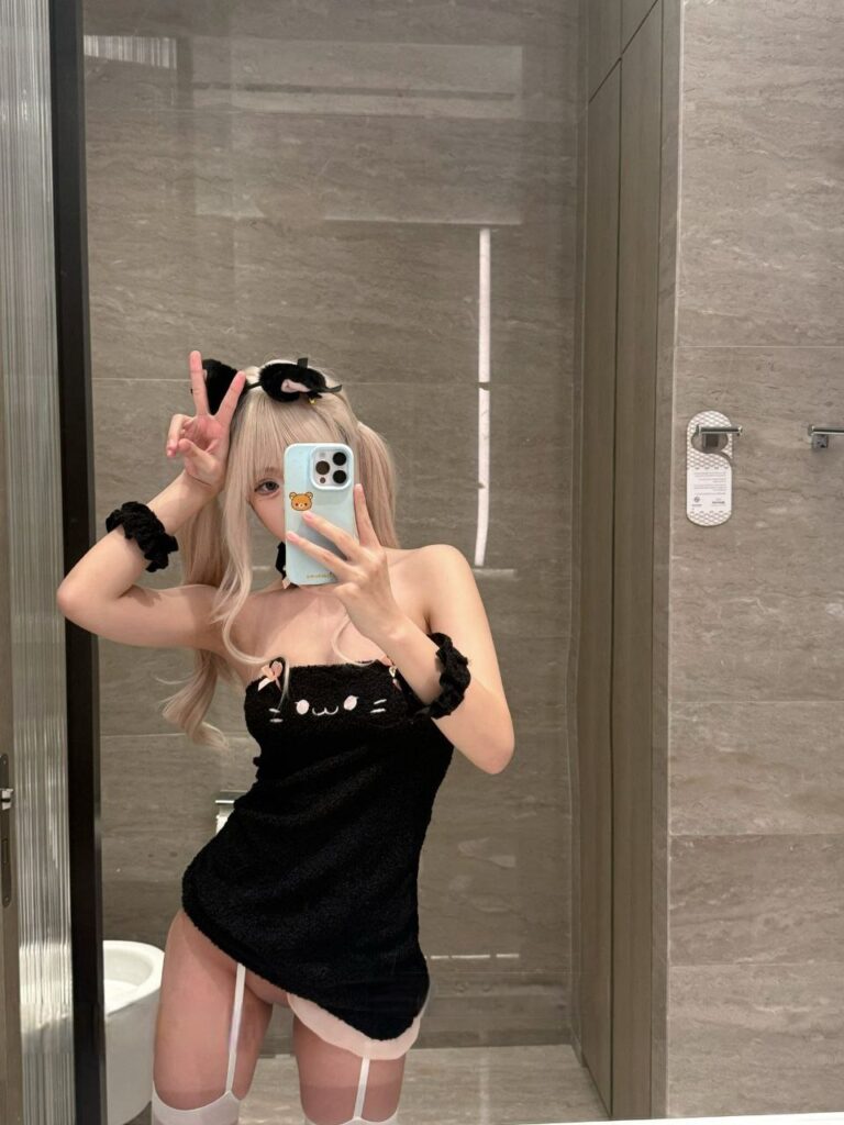 抖音精神小妹猫猫很乖乖下海私拍福利视频流出