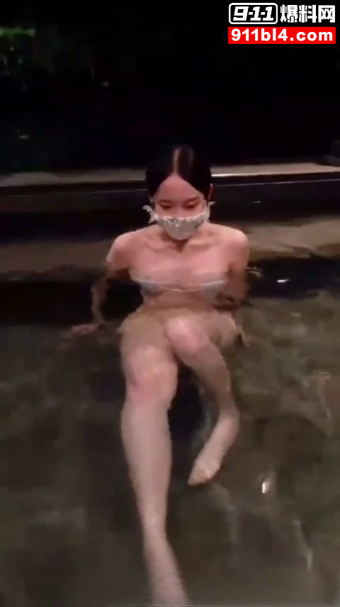 温泉露天大秀1