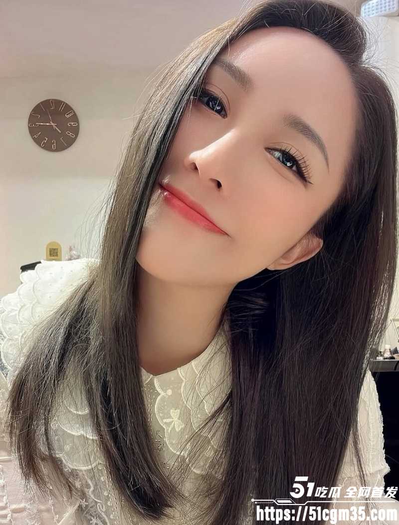 巨乳微胖小网红bivi 酒店无套做爱1 巨乳微胖小网红bivi 酒店无套做爱1