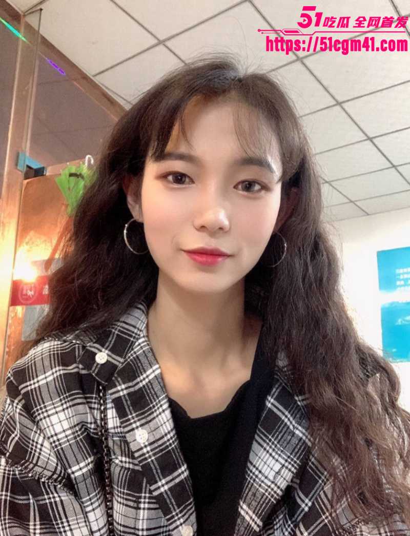 大三母狗 乔知微 私密自拍 1 大三母狗 乔知微 私密自拍 1