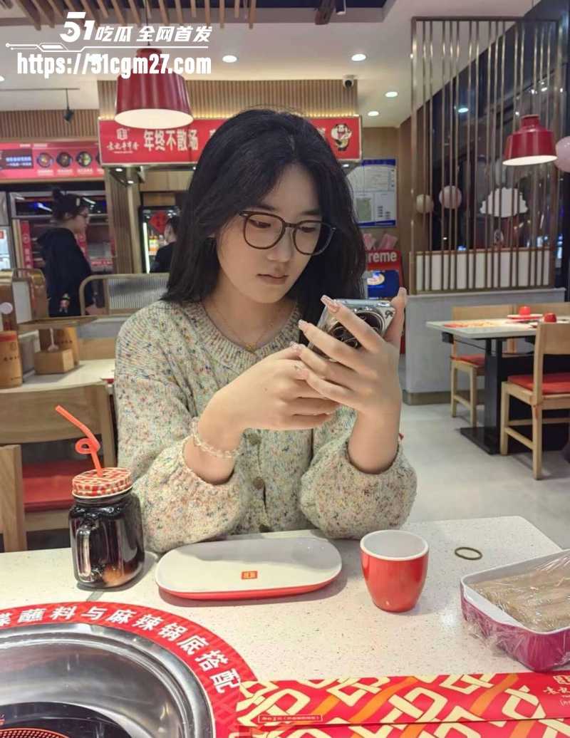 济南大学 研究生情侣做爱自拍 1