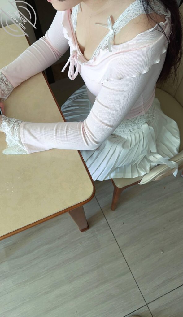 [长篇连载:妹妹日记]妹妹和我说她卖x的事情后有种上她的冲动-来自海角社区的真实故事经历