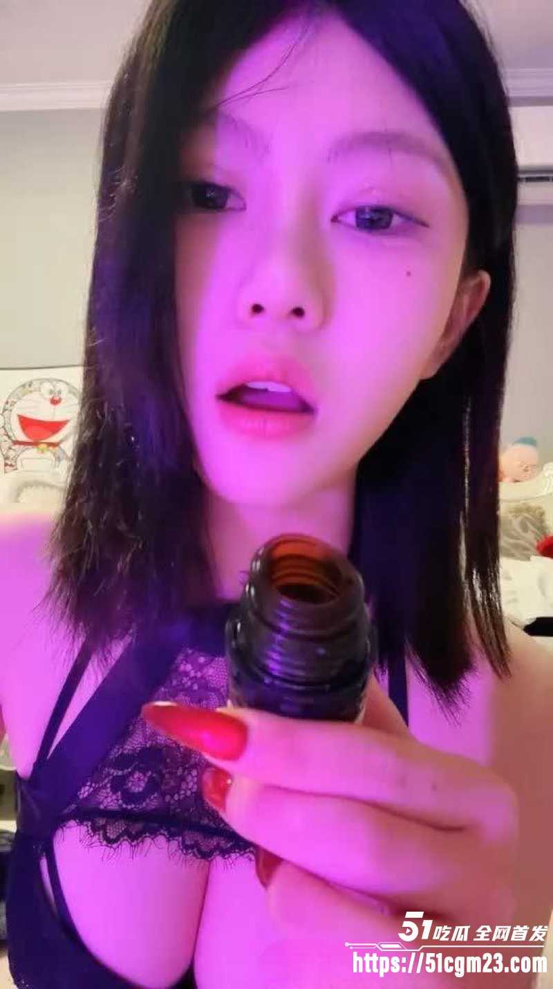 177女王裸足诱惑  3