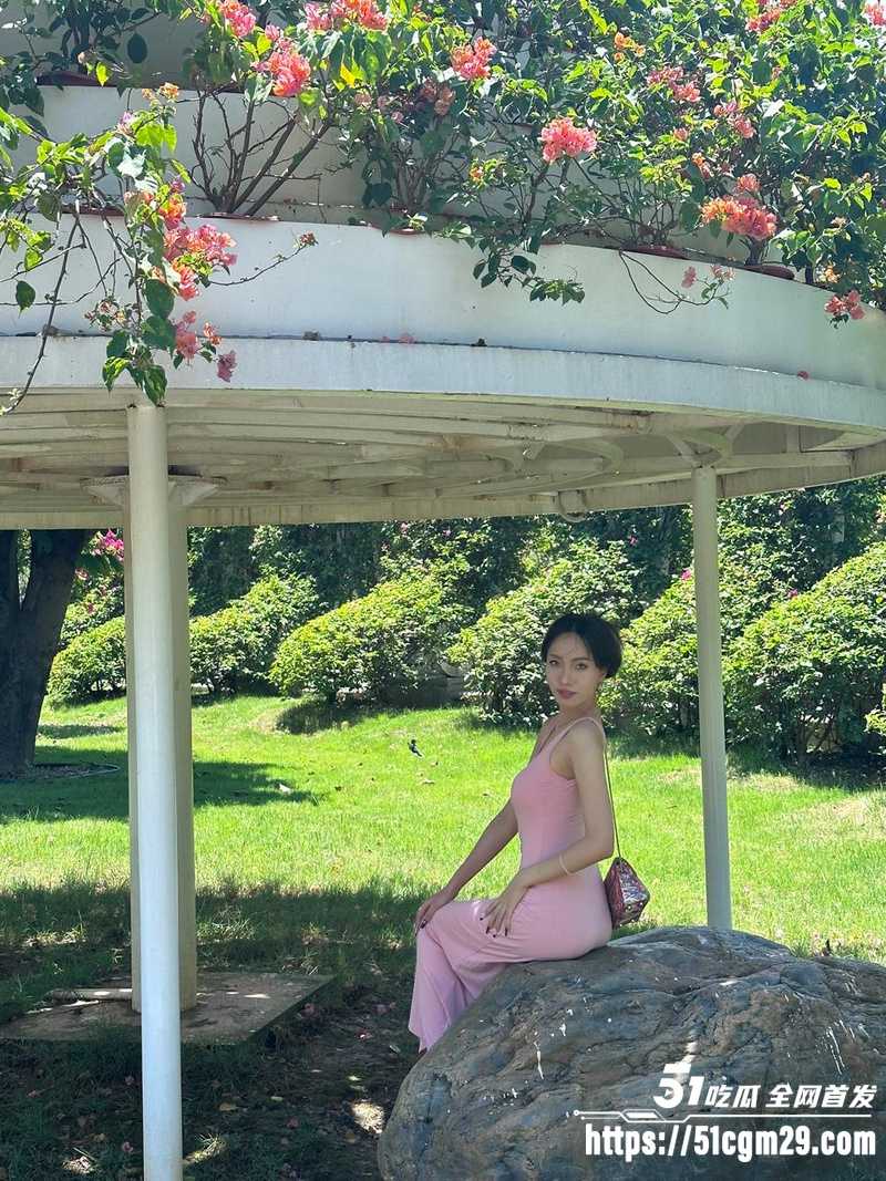 深圳反差婊李佳栩不雅自拍 5 深圳反差婊李佳栩不雅自拍 5