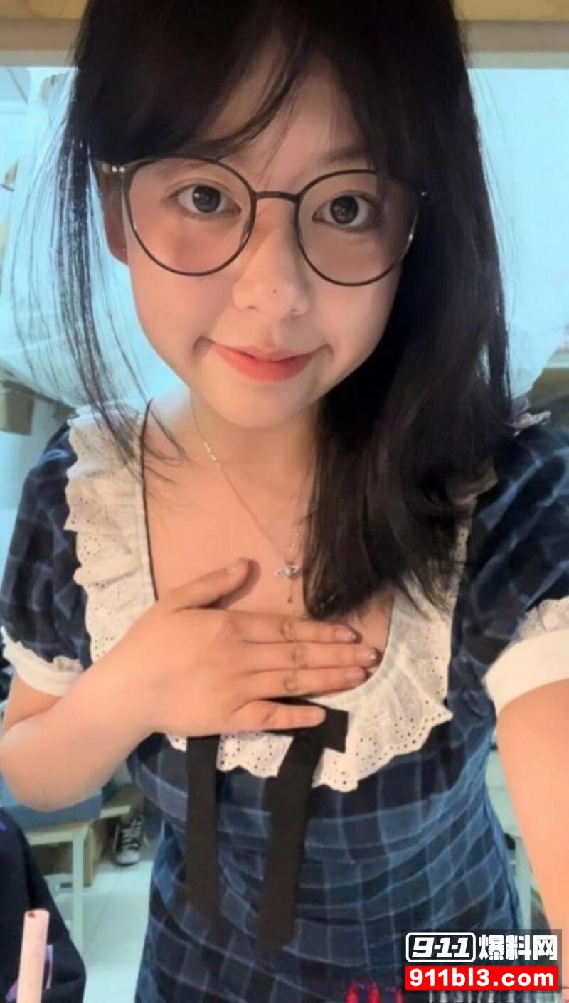 王亚丽直播自慰 4