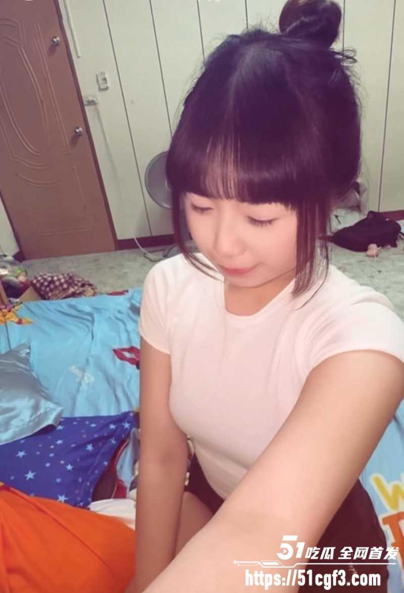 台湾大学法律系学姐小璇性爱视频曝光4拷贝