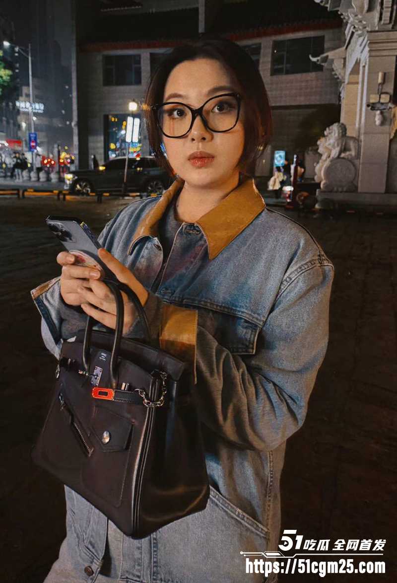 抖音软饭男星星被分手曝光女友不雅视频12拷贝