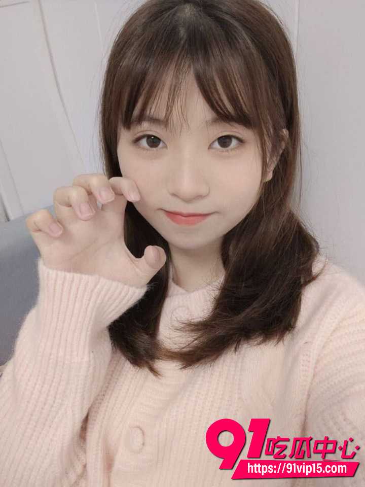 白嫩大学生私下和老板车震3
