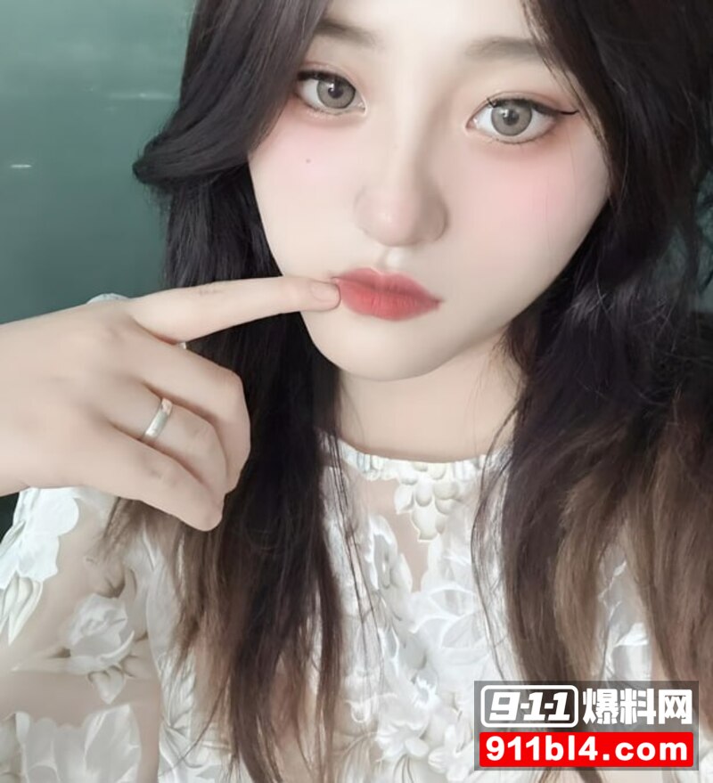 王家铭后入调教 1