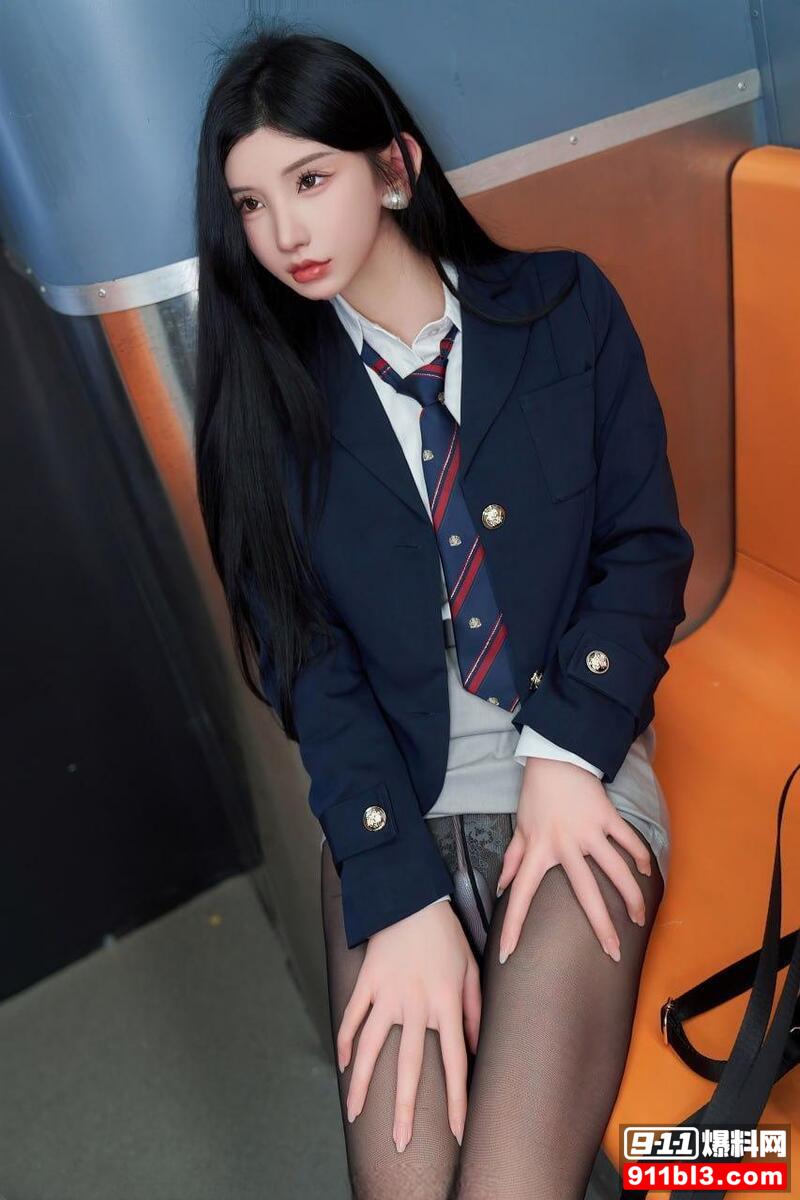 周于希揉奶写真 1