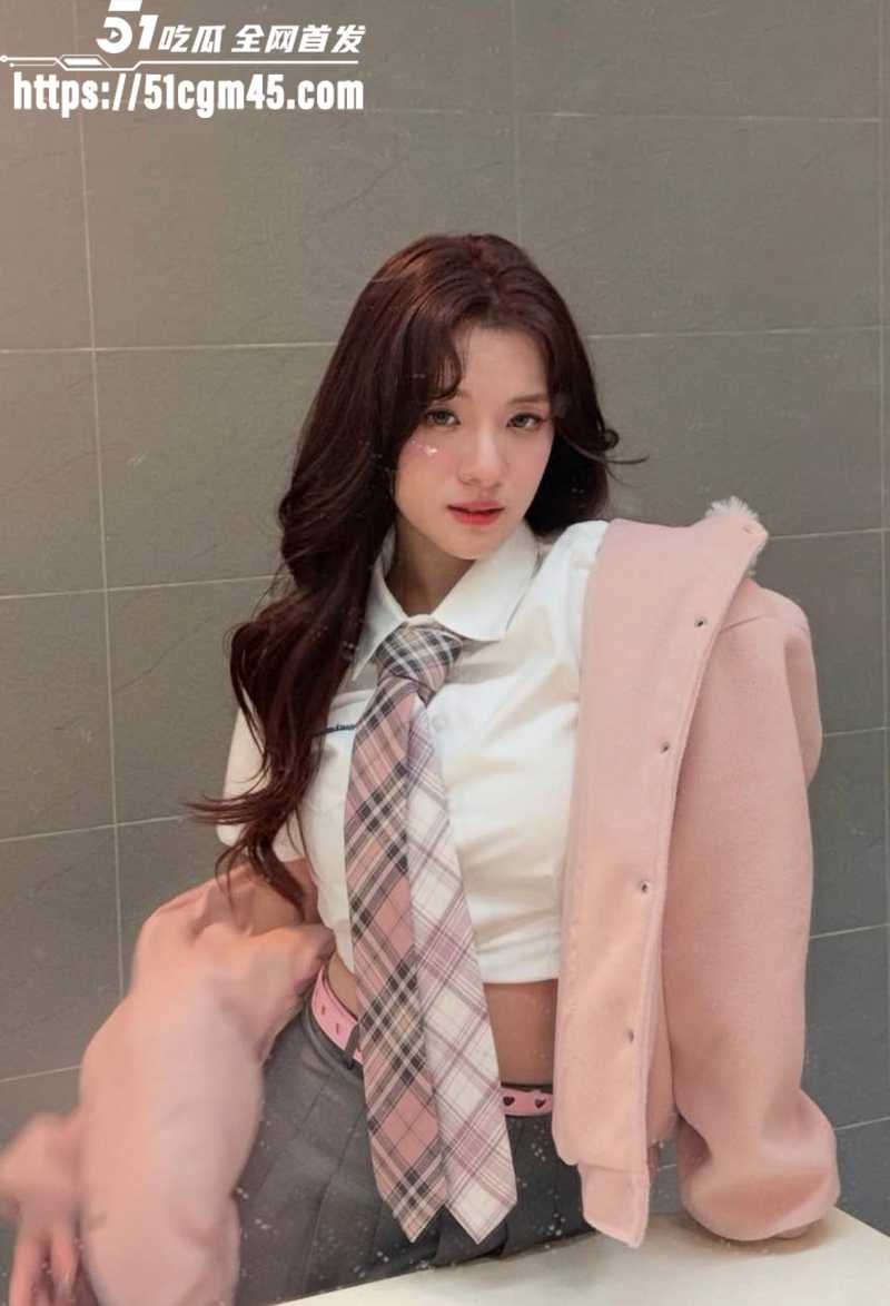 台湾宇宙啦啦队 成员妃妃淫片流出 2 拷贝 台湾宇宙啦啦队 成员妃妃淫片流出 2 拷贝