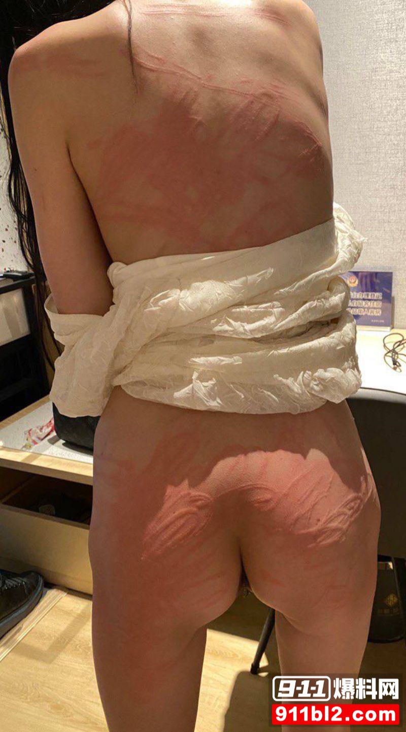 家属收到女孩被殴打视频2