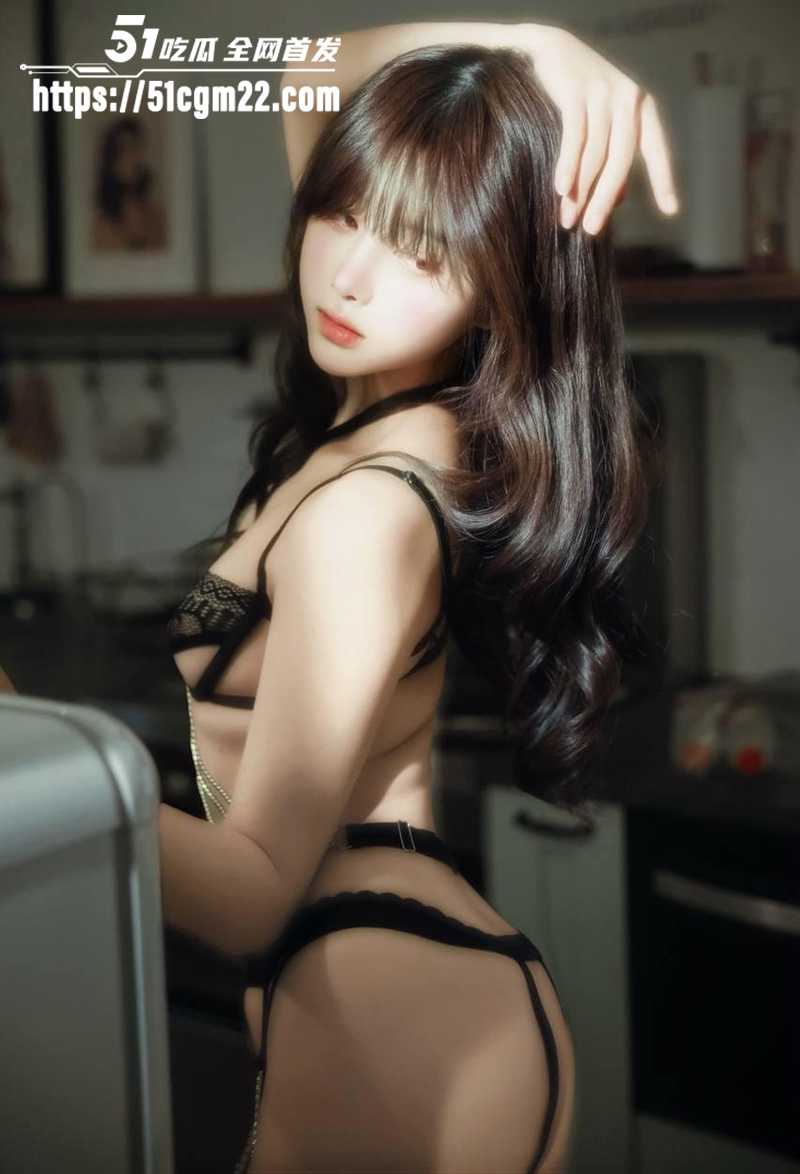 推特露脸阿黑颜福利姬林菓私人订制第三弹4拷贝