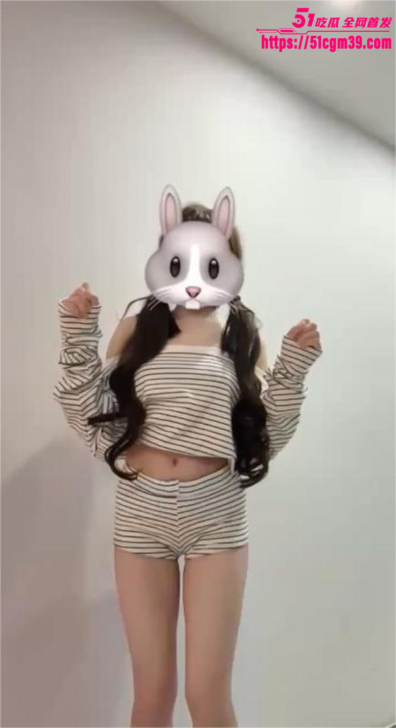 美乳网红 鱼呼呼 定制福利合集 6 美乳网红 鱼呼呼 定制福利合集 6