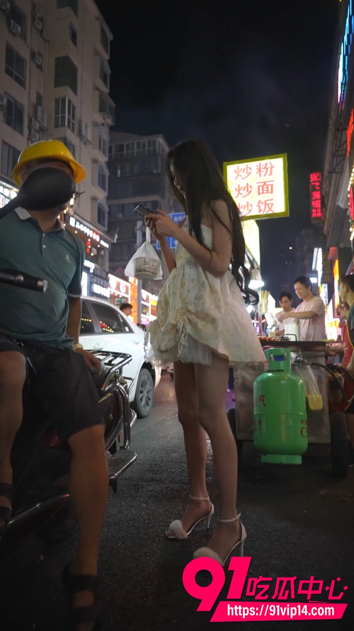 街拍大长腿美女2